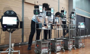 จุฬาฯ เปิดตัวหุ่นยนต์สู้โควิดฯ 103 ชุด  ส่งอาหาร-เวชภัณฑ์ ลดภาระเเพทย์พยาบาล
