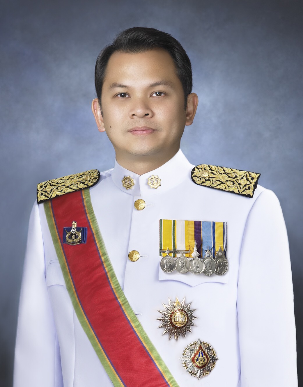 Mr. Natthaphon Thipsuwan