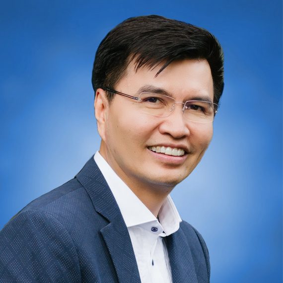 รศ.ดร.พิภพ 570x570