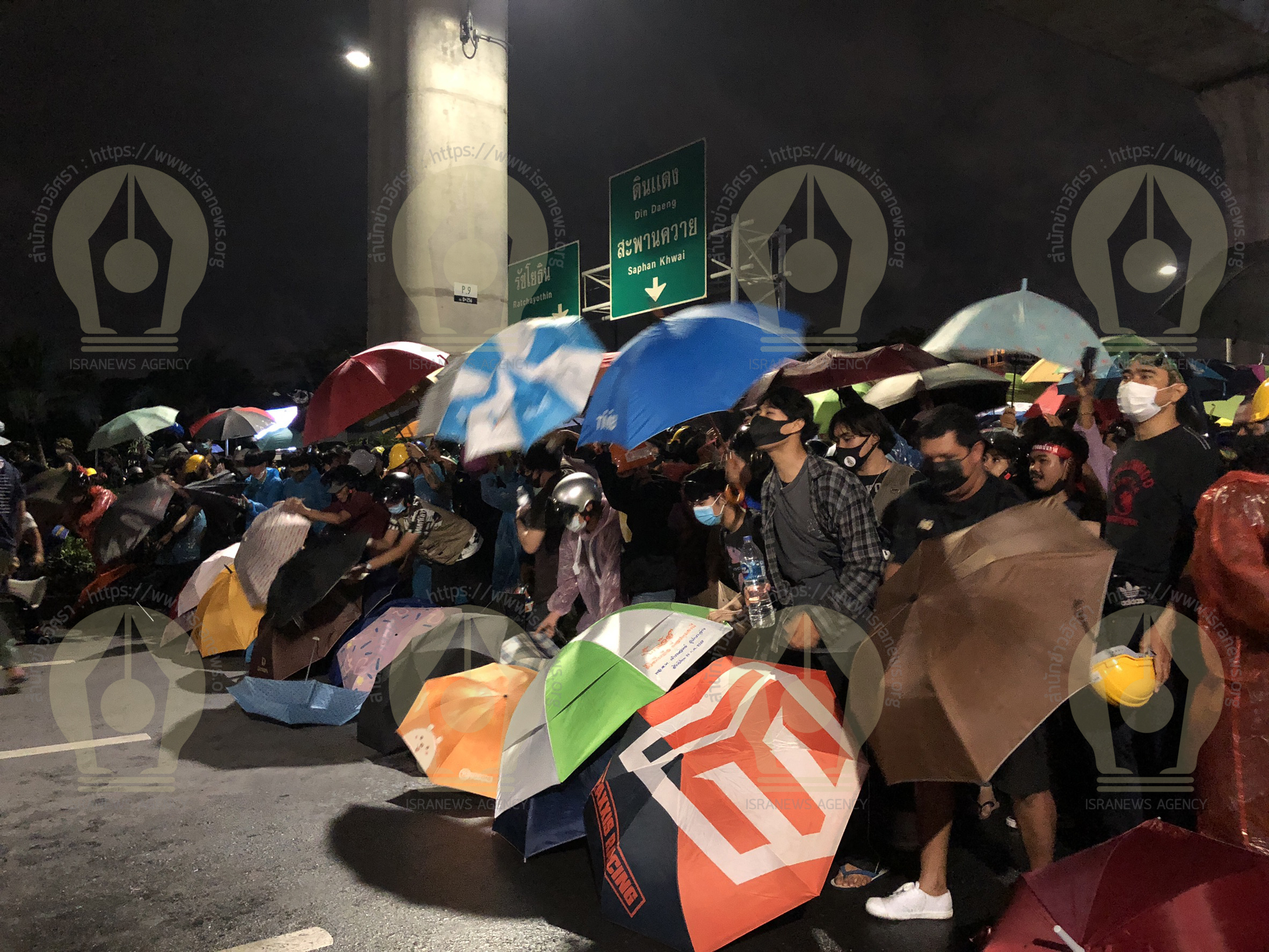 PIC ม็อบวันที่สาม 9