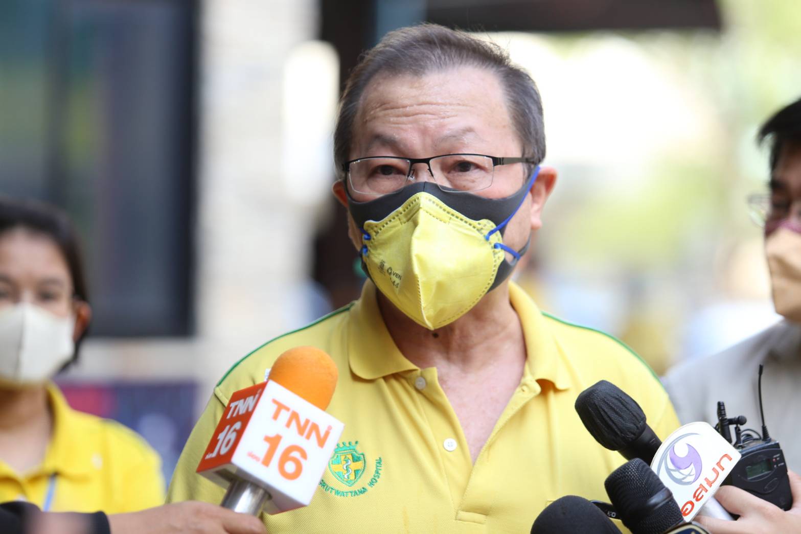 นพ.เหรียญทอง แน่นหนา