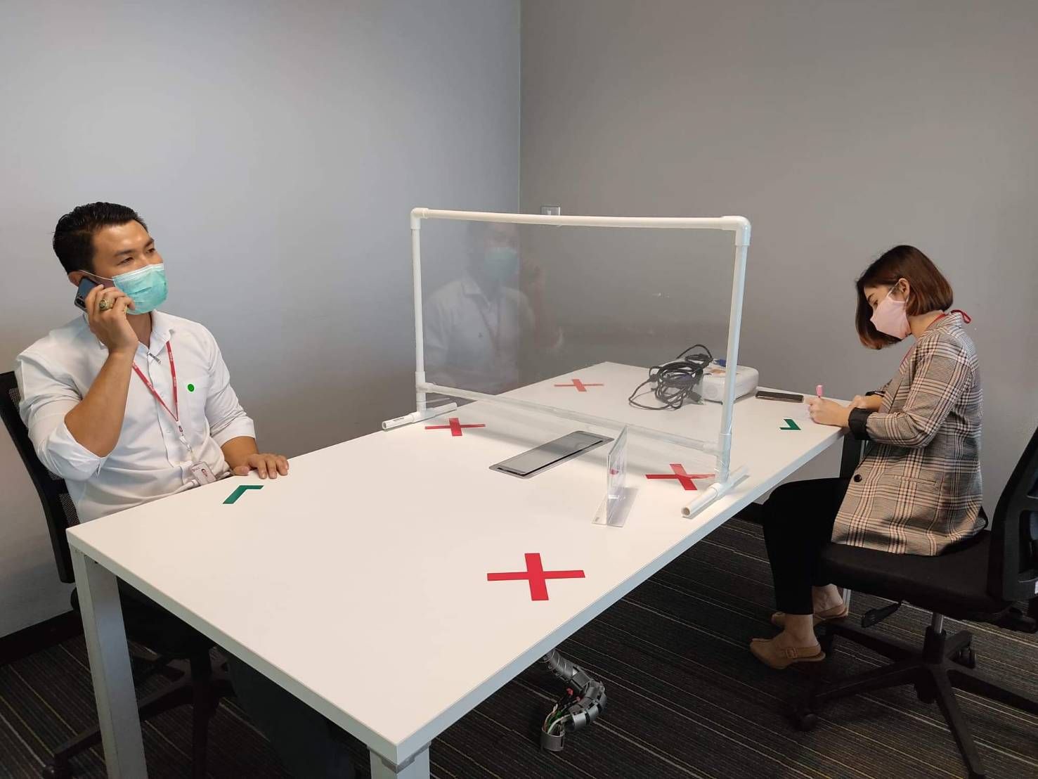 4 การปรับออฟฟิศให้ปลอดภัยและเหมาะสม เพื่อเป็นส่วนหนึ่งของ Hybrid workplace