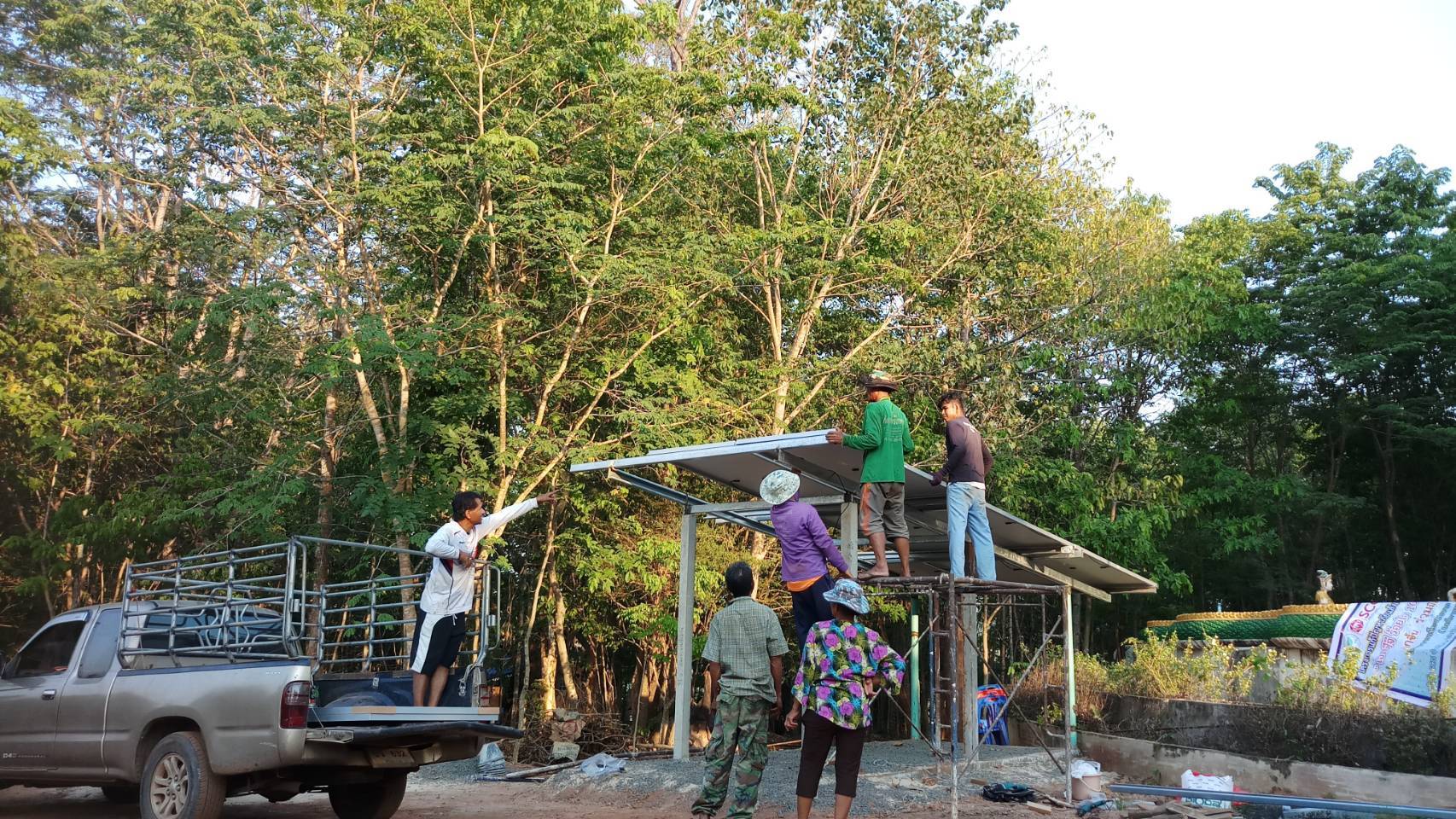 5 ชุมชนร่วมมือกัน ทำจุดส่งน้ำจากแหล่งเก็บน้ำที่วัด เอสซีจี ร้อยใจ 108 ชุมชน รอดภัยแล้ง