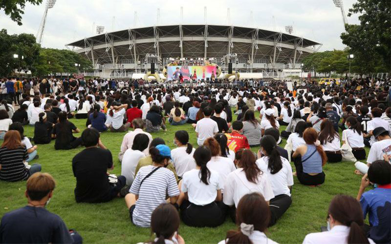 PIC ไทม์ไลน์ม็อบ 13