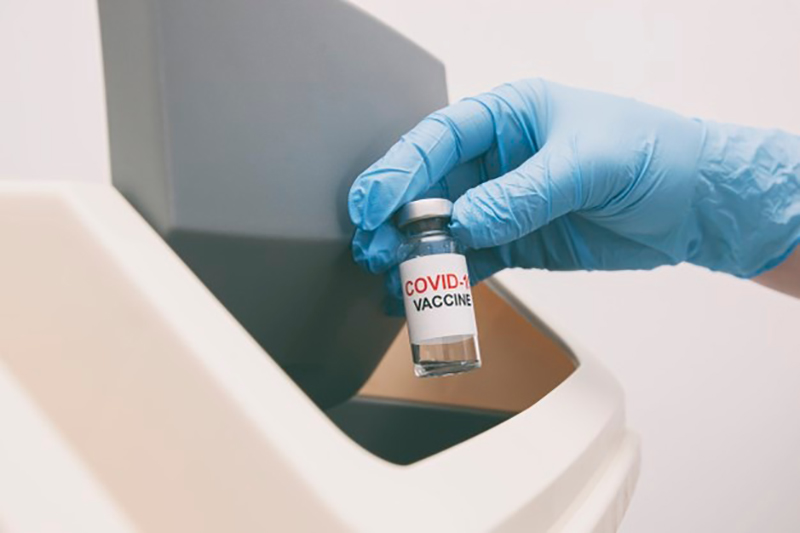 221001throwsoutvaccine1