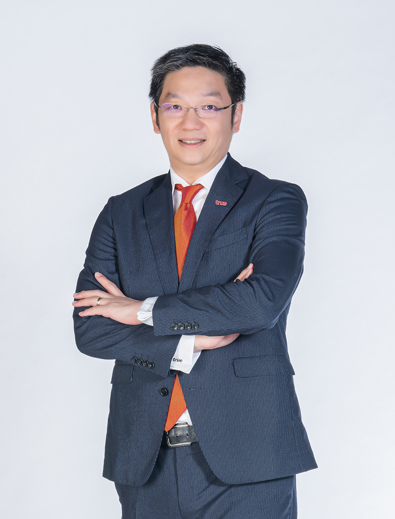 Manat True 030264jpg