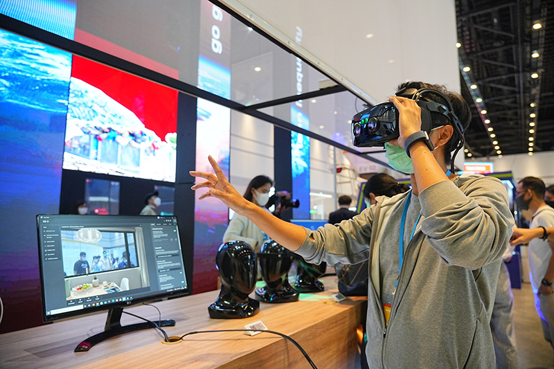 4 Mixed Reality scg 1110