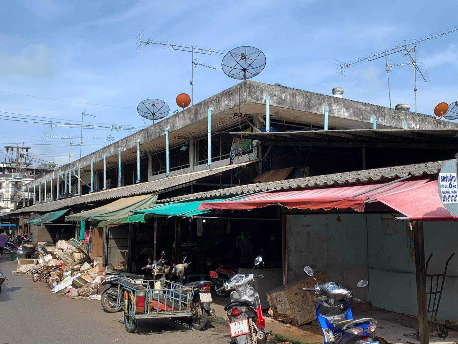 LINE ALBUM รื้อตลาดย่านตาขาว 220423