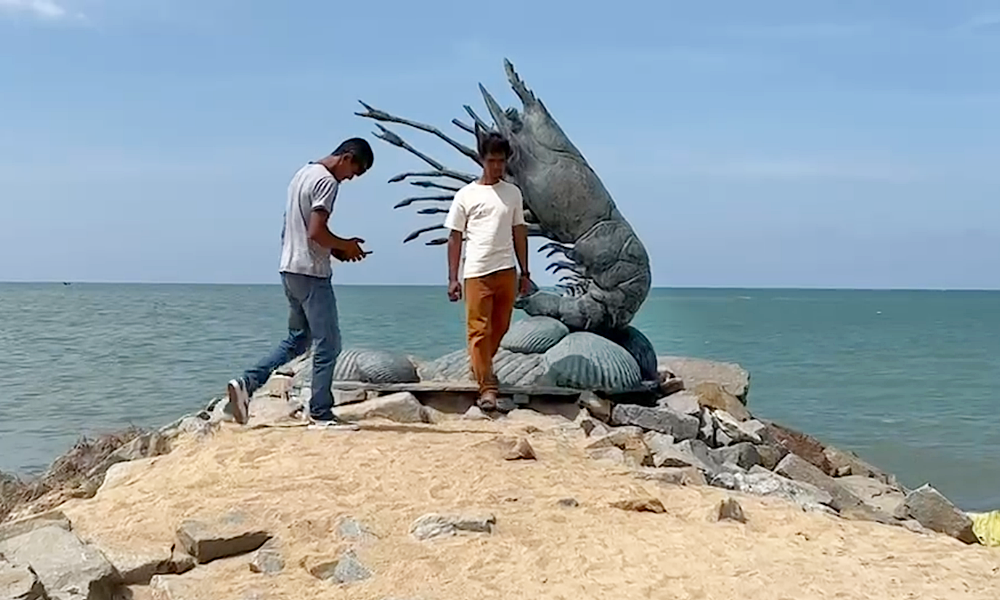 auctionsculpture210312