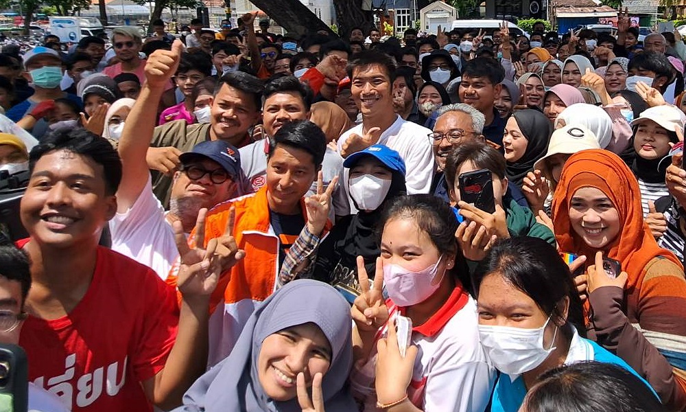 moveforwardsouth01052