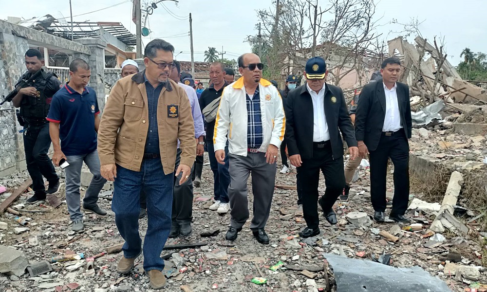 fireworkswarehouse300794