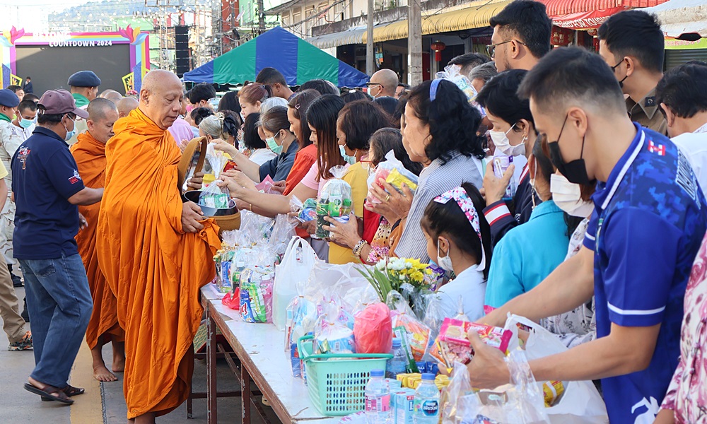 taweecleaningflood01016