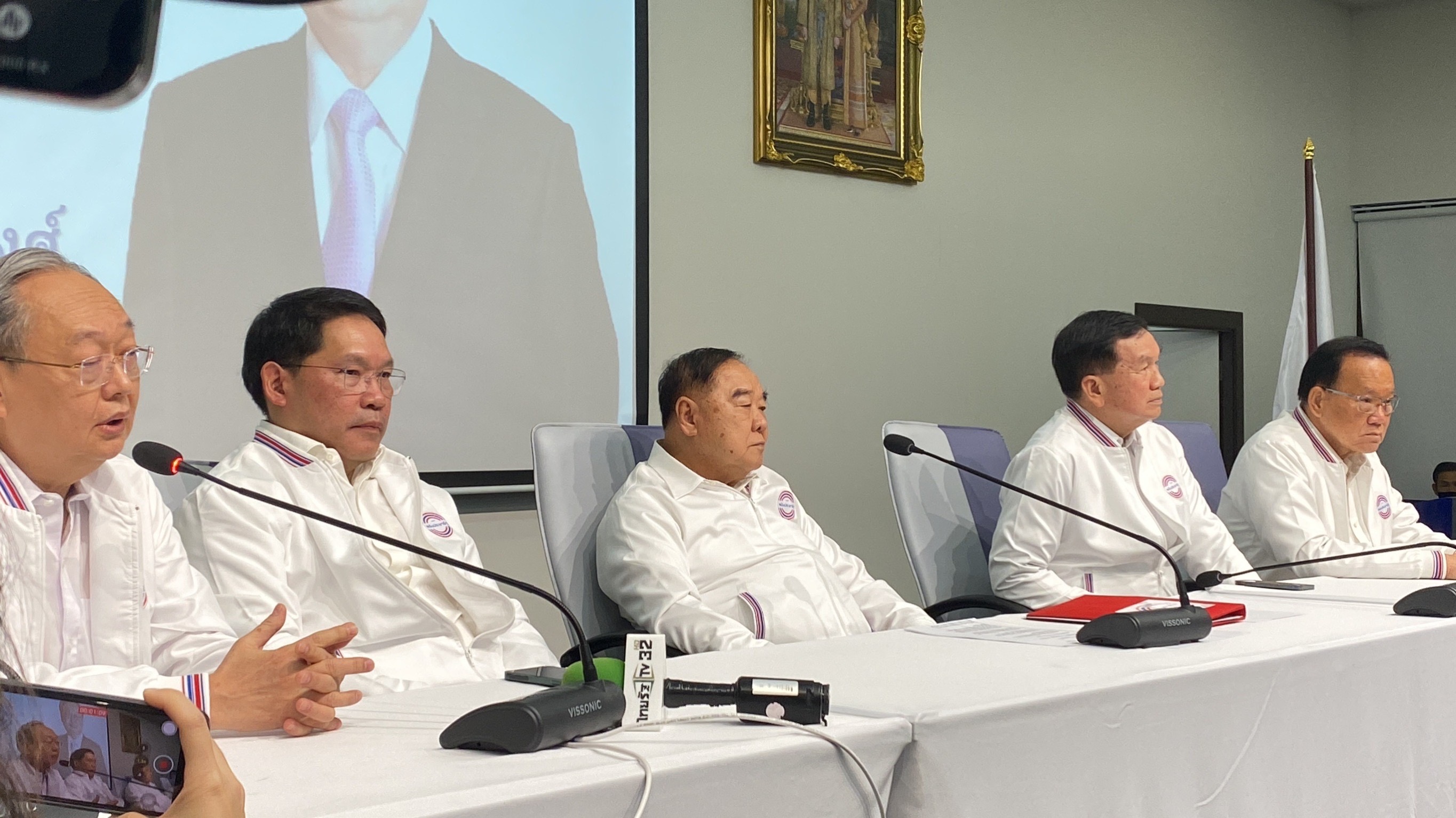 56E7F25C 09F5 4457 A3AF 8C78AA6F3480