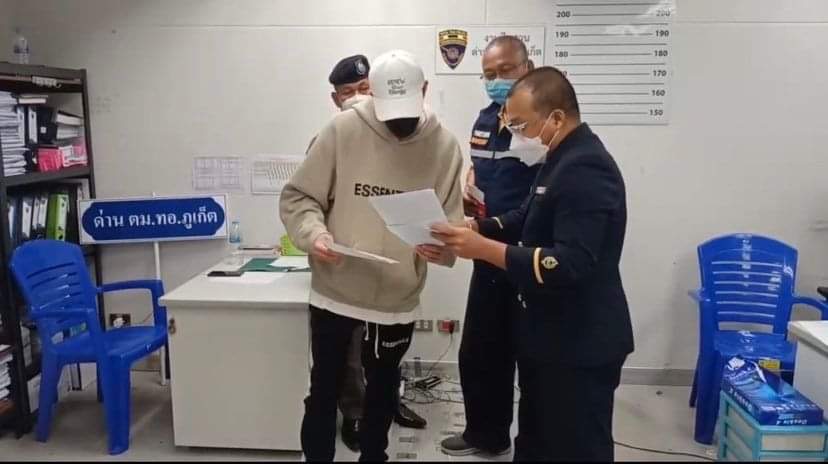 9E99BC39 CB16 4979 AF43 244FAD42533E