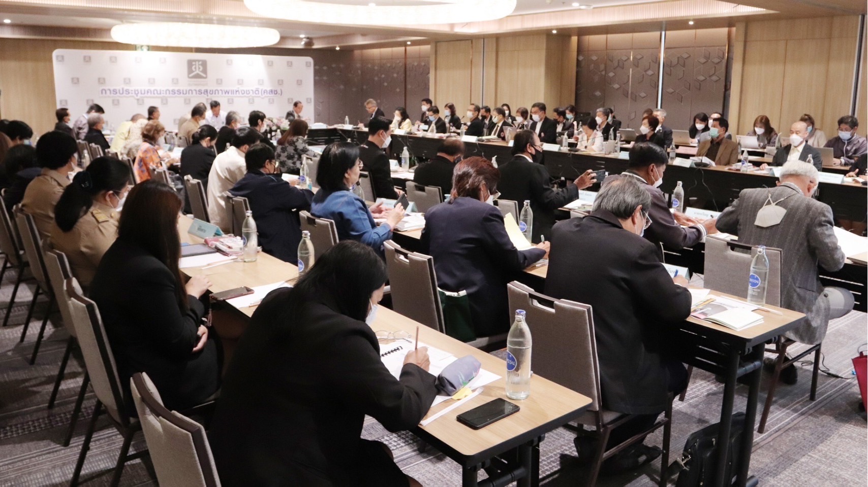 BB3EDF9A 9708 484C 964E 0298F6E2447D