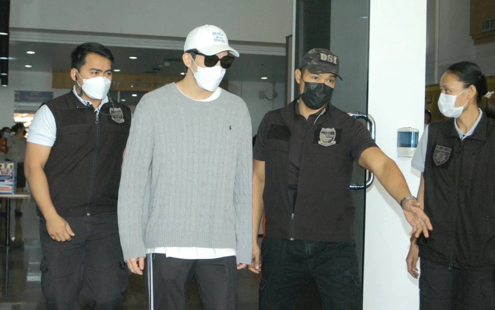 D8B571B4 1F77 4F81 8CBF E6101934352C