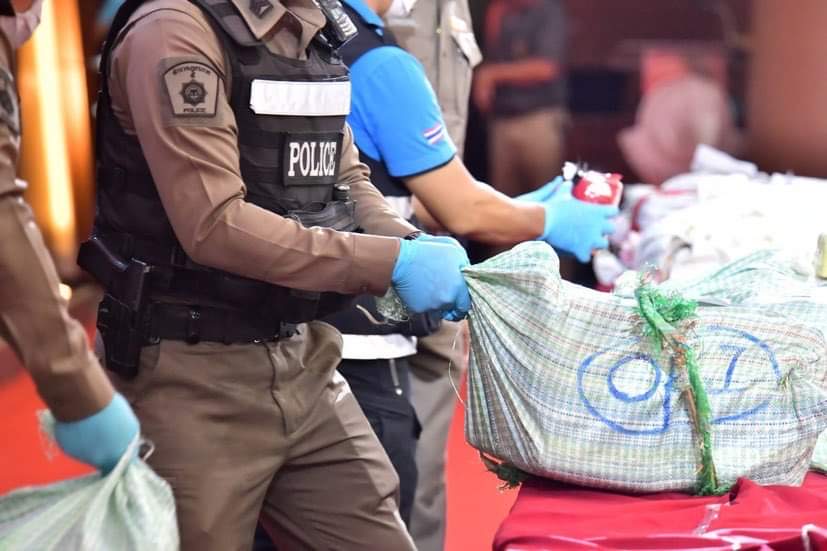 F06D68B8 B2B7 4F58 BF57 C5E825887743