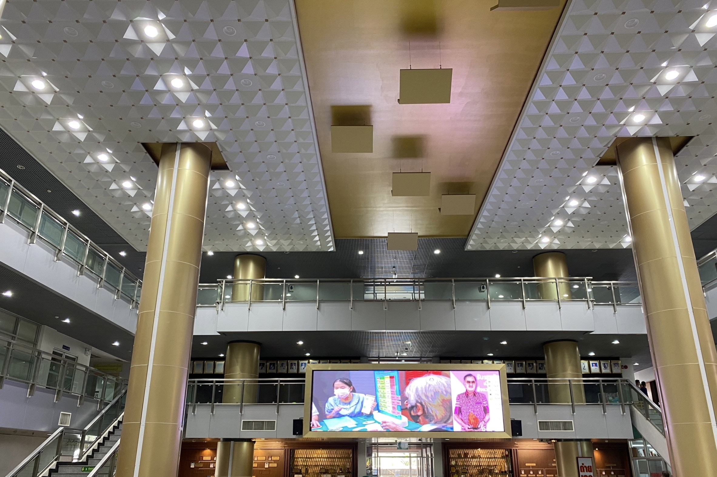 99E90003 5106 4615 A169 74212B78A17C