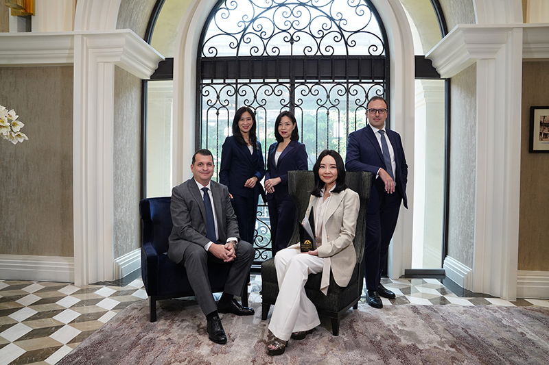 SCBJB AsianPrivateBankerAwards 1004 p2