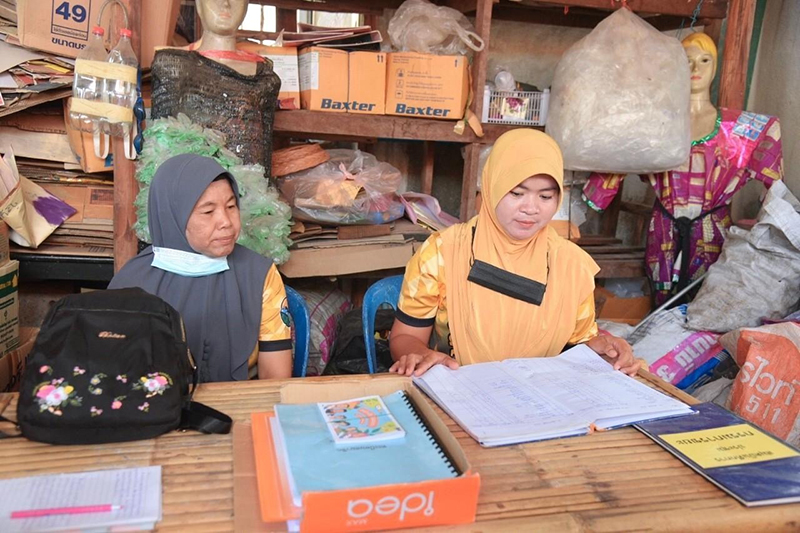 Weerasak GarbageIsland 2704 p13