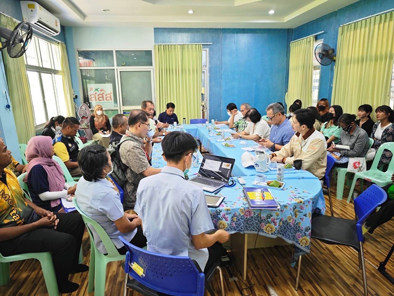 Weerasak GarbageIsland 2704 p15