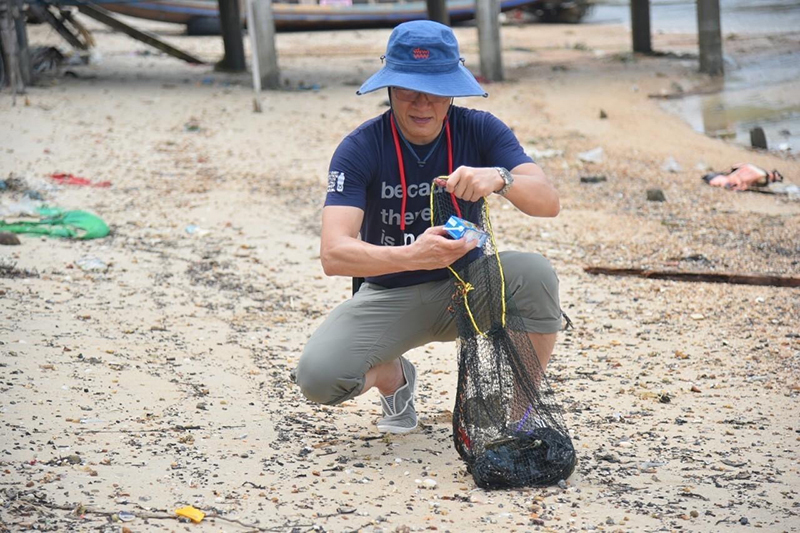 Weerasak GarbageIsland 2704 p6