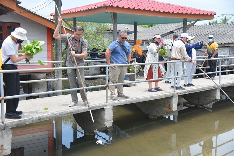 Weerasak GarbageIsland 2704 p8