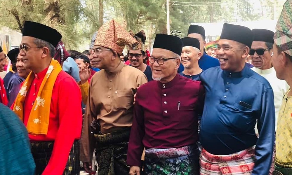 malaydresssaiburi13043