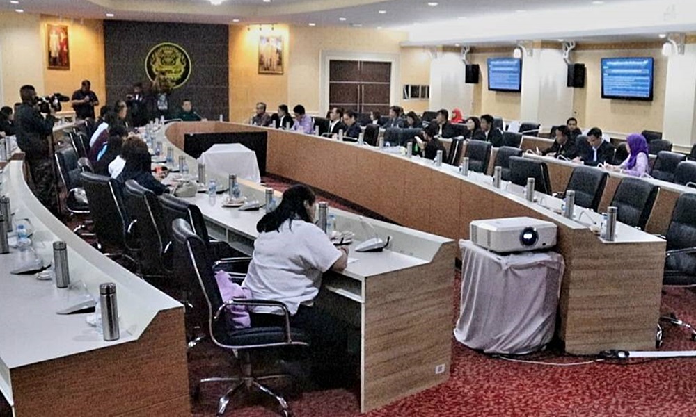 completethoroughfair240972