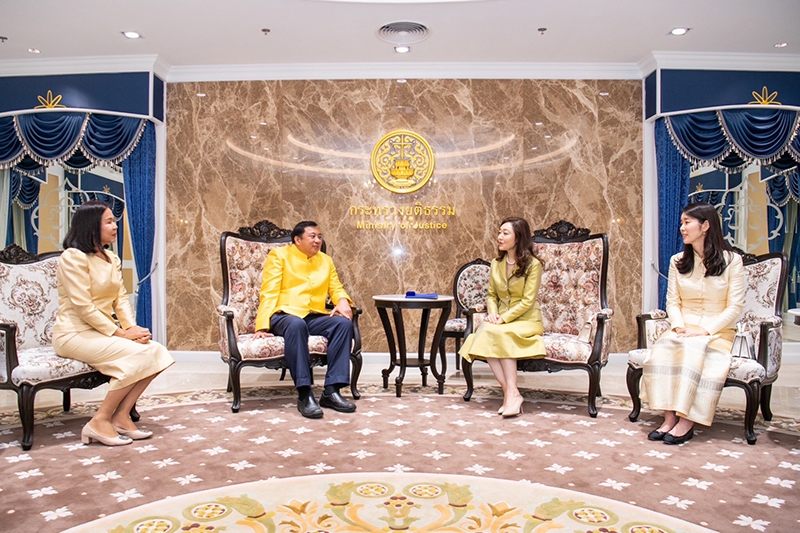 cp 110424 pic1marisa