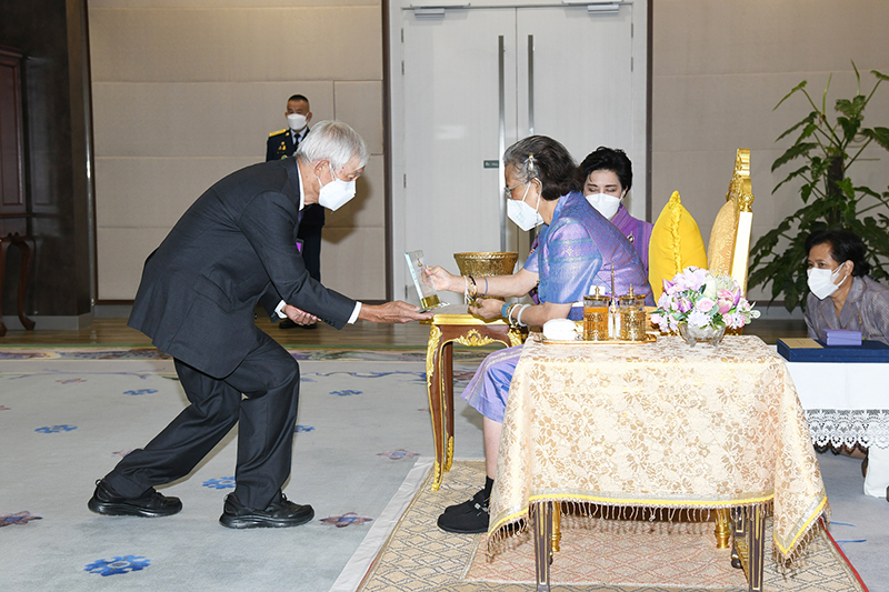 scb award 110624 pic1