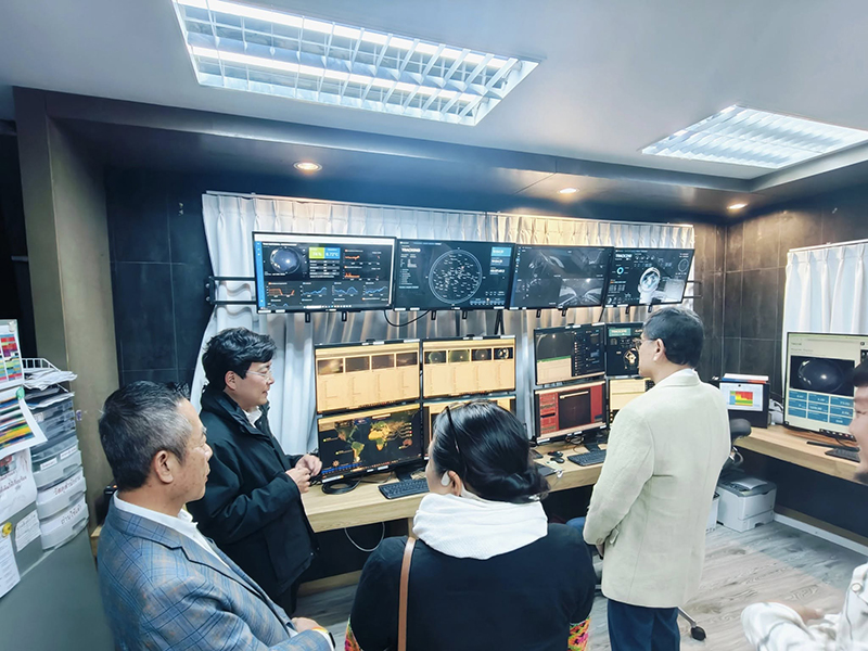 Anek Laothamatas 11 01 2