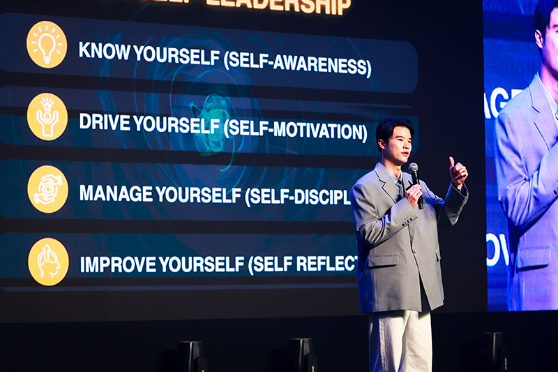 ELEVEN The Moon 23 06 6