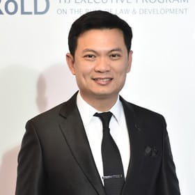 Suchatvee Suwansawat 1