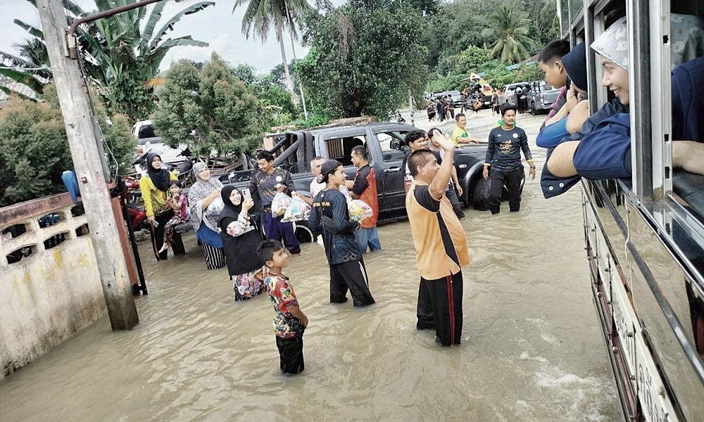 fightingdisasters02123