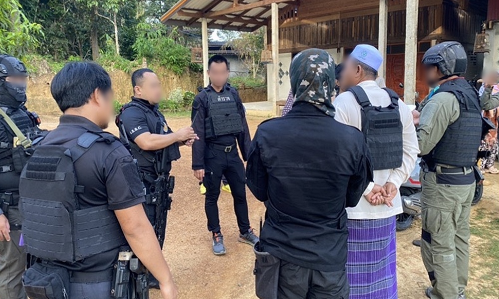 suspectminibigcbomb140311