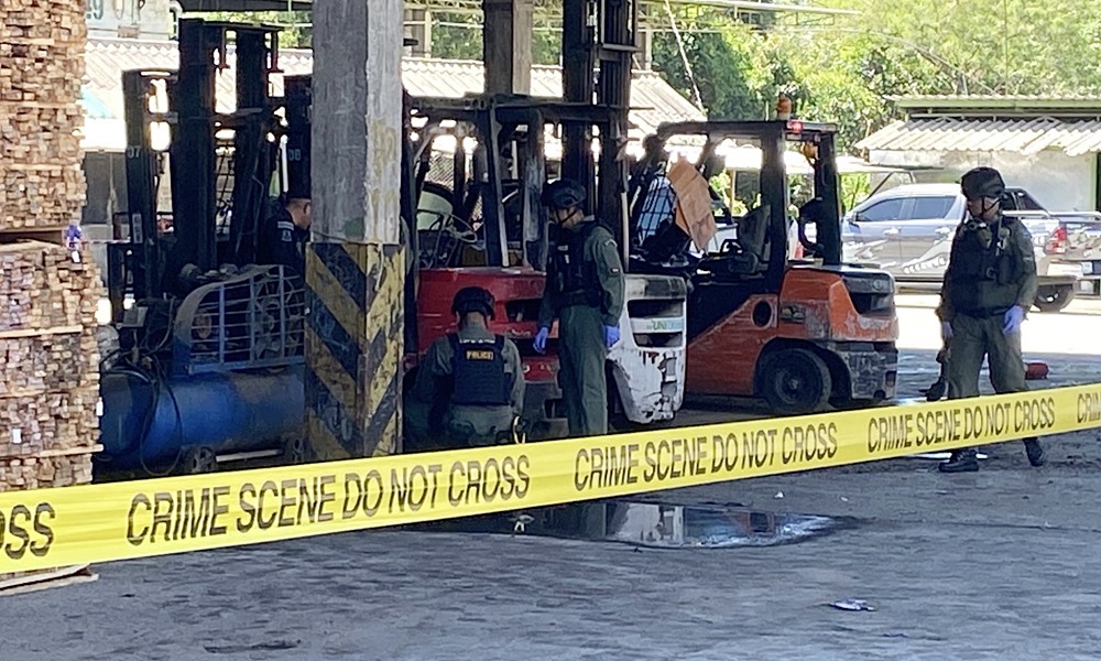 bombburnforklift20091