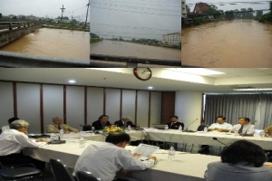 องค์กรฝ่าวิกฤตน้ำ แนะสื่อทบทวนบทบาท - ชู วชช.แกนหลักสื่อภัยพิบัติ 