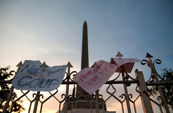 PIC-เดนขบวนตานรฐประหาร-16-