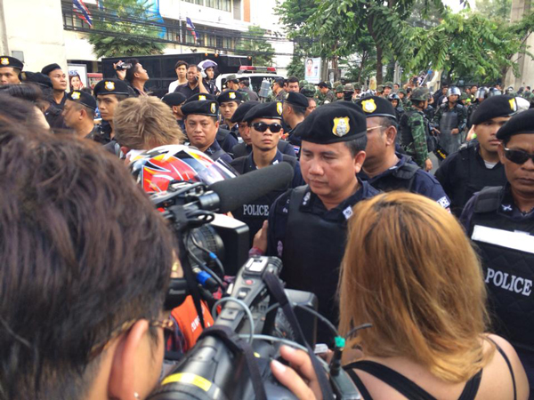 PIC-เดนขบวนตานรฐประหาร-7