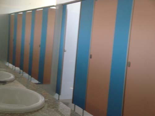 1arestroomwoman210415