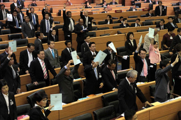 isra scoop 080417 parliment2