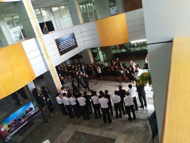 PIC มอบดอกไม 2