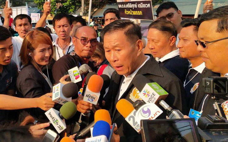 PIC เลอกตง เสรพศทธ 1