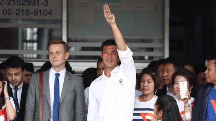 PIC ชนกตดหลง 2