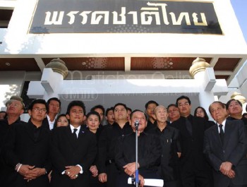 12283049871228305052l