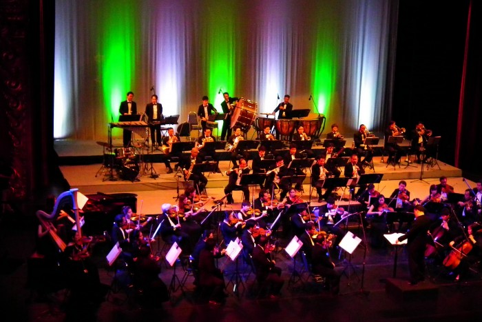 Orchestra Fine Arts การบรรเลงดนตรสากล และการแสดงบลเ