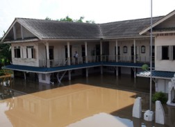 ร.ร.ประชากรรังสฤษฎ์ ริมแม่น้ำน้อย อ.บางบาล 11ก.ย.55